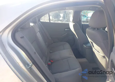 2015 Chevrolet Malibu Ls z USA, uszkodzony, nr VIN 1G11B5SL9FF107548